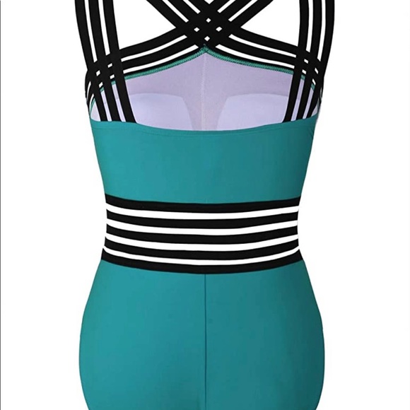 One piece bathing suit with front crossover - Picture 4 of 5